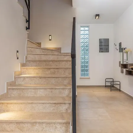 Lovely Home In Stinjan With Wifi * Stinjan