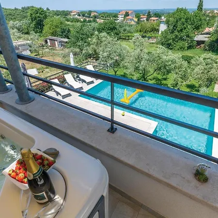 Lovely Home In Stinjan With Wifi * Stinjan