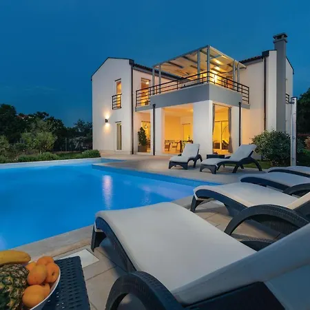 Lovely Home In Stinjan With Wifi