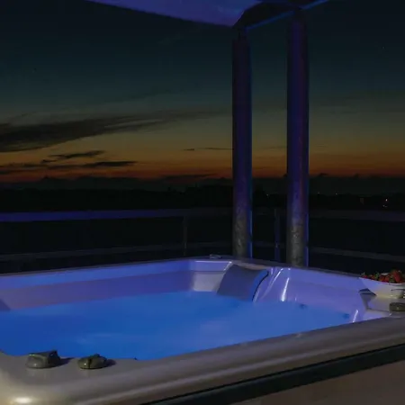 بيت للعطل Luxurious In Štinjan