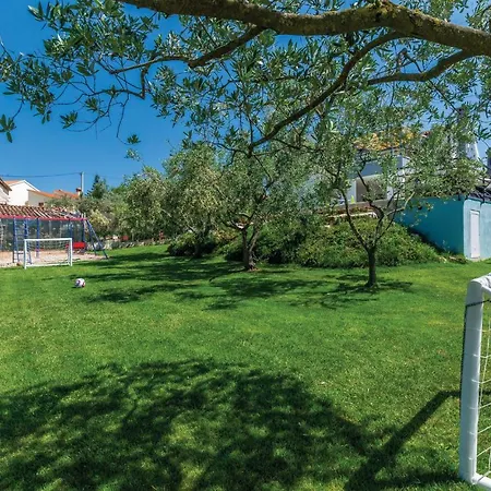 Lovely Home In Stinjan With Wifi Holiday home *