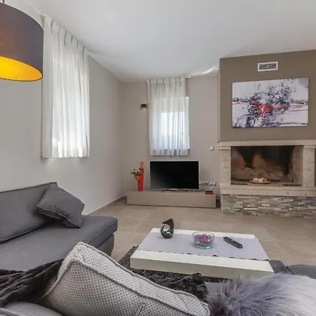 בית נופש Luxurious In *